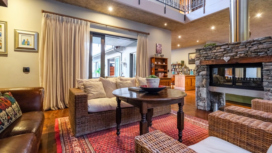 5 Bedroom Property for Sale in Kraaibosch Manor Western Cape